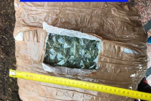 Perchezitii la suspecti de trafic de droguri. Unde erau comercializate substantele interzise. Ce au stabilit anchetatorii (galerie foto)