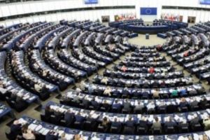 Irlanda şi Cehia votează la scrutinul europarlamentar