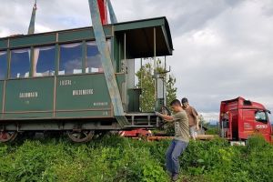 FOTO Mocăniţa de pe Valea Hârtibaciului, mai bogată cu trei vagoane – Mai este nevoie de o locomotivă