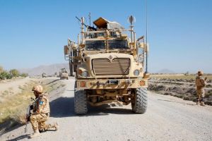 Cinci militari români, răniţi în Afganistan. Maşina de luptă în care se aflau a fost atacată cu un dispozitiv exploziv