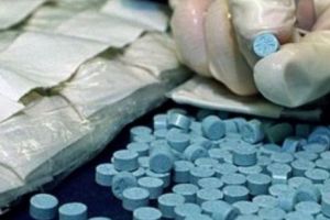 Traficant de ecstasy prins de poliţiştii antidrog Constanţa când vindea 1000 de pastile  
