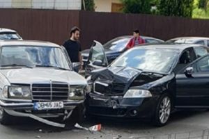 Mercedes „bot de cal” implicat în accident la Kaufland Nord