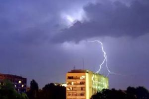 „Astăzi a fost o ploaie de vară, duminică va fi taifun!” 