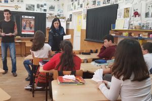Poliţiştii botoşăneni, la Colegiul Naţional ”A.T. Laurian” şi Școala Gimnazială ”Stefan cel Mare” Botoşani 