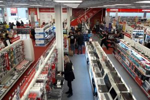 A început Rabla pentru electrocasnice. Cei mai mulţi români vor să îşi ia televizoare noi