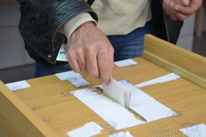Poftiţi la vot! Ce trebuie să ştii despre alegerile de duminică