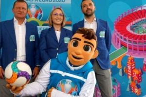 Fotbalul românesc se pregăteşte de o mare sărbătoare. Skillzy, mascota EURO 2020, este la Bucureşti