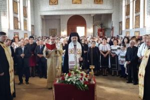 Biserica parohiei „Sfinţii Martiri Brâncoveni” din Reghin, sfinţită de ÎPS Irineu