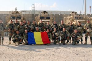 Eram toti 21 si drapelul: Fotografia, de dinaintea dezastrului, facuta in Afganistan. A fost atacul. 5 militari raniti. Care este starea lor