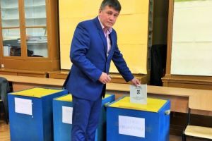 FOTO. Deputatul Vass Levente (UDMR): „Am votat pentru liniştea ţării, pentru normalitate şi pentru dezvoltare împreună – români, maghiari şi saşi“