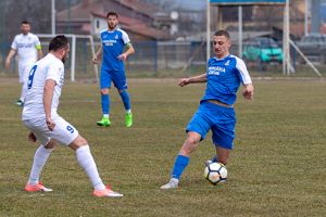 Cetate pierde derbyul judeţean cu Hunedoara şi retrogradează