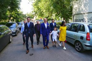 Politicienii votează: Zi importantă pentru români / Am votat pentru un viitor mai bun