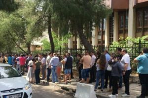 Românii votează şi la Atena!