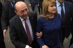 Traian Băsescu: Nu mă aşteptam să fie aglomerat la Jean Monnet. Românii sunt convocaţi să spună dacă vor sau nu stat de drept