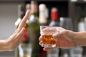 Amenzi drastice pentru comercializarea şi consumul de alcool lângă secţiile de votare!