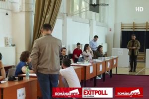 Referendumul, sanse mari sa nu fie validat. Alegatorii refuza buletinele de vot