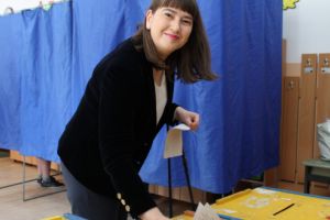 FOTO: Lavinia Cosma, USR, vot „pentru oameni cinstiţi şi profesionişti”