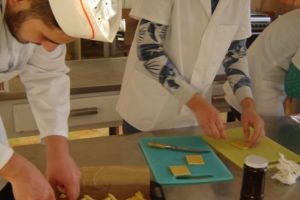 „Târgul de Arte şi Meserii” 2019. Oferta educaţională a Colegiului Economic „Transilvania” Târgu Mureş