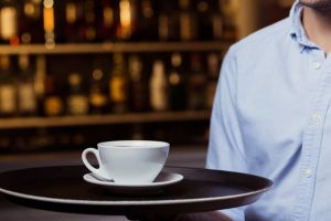Un pub din Botoşani le oferă cafea gratis celor care merg la vot