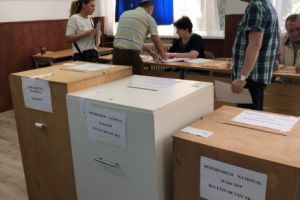 ORA 15: PREZENŢĂ MASIVĂ la VOT! În ŞAPTE JUDEŢE s-a trecut de 30%