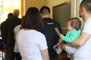 Peste 100.000 de mureşeni au votat până la ora 14!