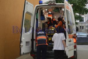 A confundat sticla de bere cu cea în care se afla o substanţă toxică. Tânărul, internat pe secţia de reanimare a Spitalului Judeţean