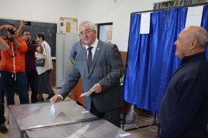 Ion Lungu a votat pentru o echipă de europarlamentari profesionişti şi respectarea valorilor ...