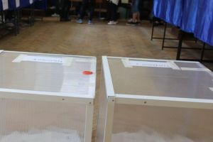 Eroare de comunicare între operatorii de calculator şi preşedinţii birourilor secţiilor de votare îndreptată de BEJ Mureş