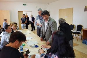 Reportaj „pe sate”: Bihorenii votează „să fie bine”, pentru „schimbare”, „justiţie corectă” şi „să nu mai plece copiii” (FOTO / VIDEO)