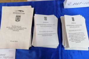 Majoritatea sucevenilor care s-au prezentat astăzi la urne au între 45 şi 64 de ani, din ...