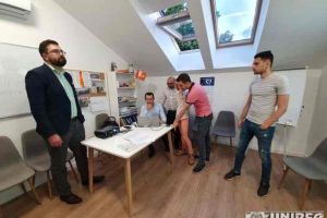 LIVE VIDEO: Alianţa USR-PLUS Alba se pregăteşte de sărbătoare după ce a crescut spectaculos în opţiunile electoratului, la alegerile europarlamentare