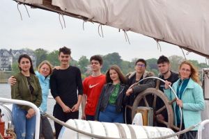 Lecţia de supravieţuire: Şase elevi şi o profesoară din Oradea au făcut o expediţie pe Marea Baltică, cu un vas vechi de 120 de ani (FOTO)