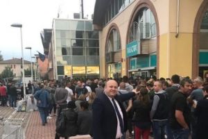 Revoltă în Diaspora. Sute de români păcăliţi. „Am fost înşelaţi la alegeri!”