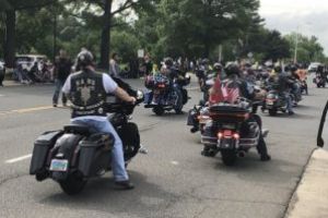 SUA: Mii de membri ai grupului de motociclisti “Rolling Thunder” au defilat la Washington in onoarea militarilor cazuti in lupta