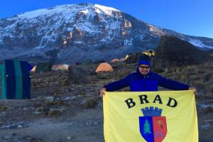 Expediţie pe cel mai înalt vârf din Europa, în scop caritabil