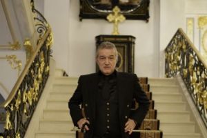 Antrenorii lui Becali merg pe sârmă, fără plasă de siguranţă