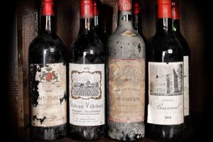 FOTO Și încă o alegere europeană. Prima licitaţie de vinuri din România