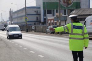 Infracţiuni la regimul circulaţiei constatate de poliţişti şi evenimente rutiere înregistrate la sfârşit de săptămână