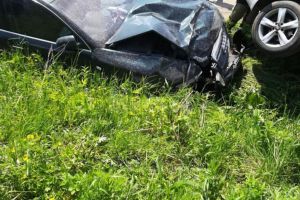 Tânăr de 22 de ani, în comă, după ce a ieşit cu maşina din parcarea unui magazin fără ...