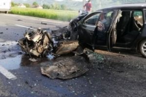 Accident grav de circulaţie în Braşov. Patru persoane au fost rănite. Circulaţia pe DN1 în localitatea Viştea de Jos către Braşov este blocată