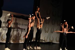 Elevii arădeni cu rezultate deosebite au fost premiaţi în cadrul galei „Comunitatea Arădeană Sprijină Performanţa” (GALERIE FOTO)