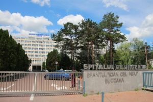 O bătrână a ajuns la spital după ce a traversat strada prin loc nepermis şi a fost ...