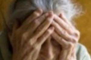 Brailenca care a furat putinii bani agonisiti ai unei batrane de 92 de ani a fost prinsa