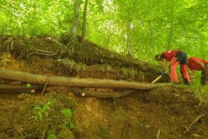 Reparaţii la drumul vechi către Poiana Braşov