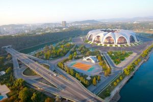 VIDEO FOTO Cel mai mare stadion din lume are o capacitate cât populaţia Sibiului