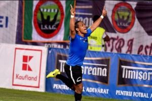 Amintiri din timpul depresiei: „În fiecare zi mâncam o pizza şi beam o sticlă de whisky. Nu voiam să mă vadă soţia şi copilul”