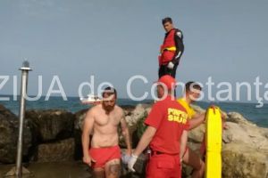UPDATE. Interventie de urgenta pe plaja din Statiunea Mamaia. Un elev al Colegiului Militar din Craiova s-ar fi inecat in mare (galerie foto+video)     