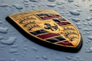 Probleme MARI pentru Porsche: Poliţiştii au făcut PERCHEZIȚII într-o anchetă privind fraude