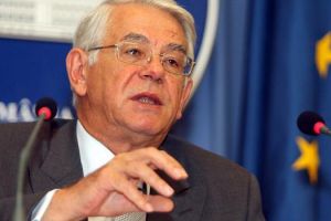 Teodor Meleşcanu: S-a votat greu din cauza referendumului şi numărului mare de români din diaspora care au mers la vot