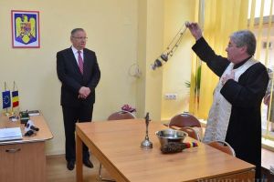 Alegeri cu arginţi: Cum i-a convins Mang pe preoţii din Bihor să voteze cu PSD